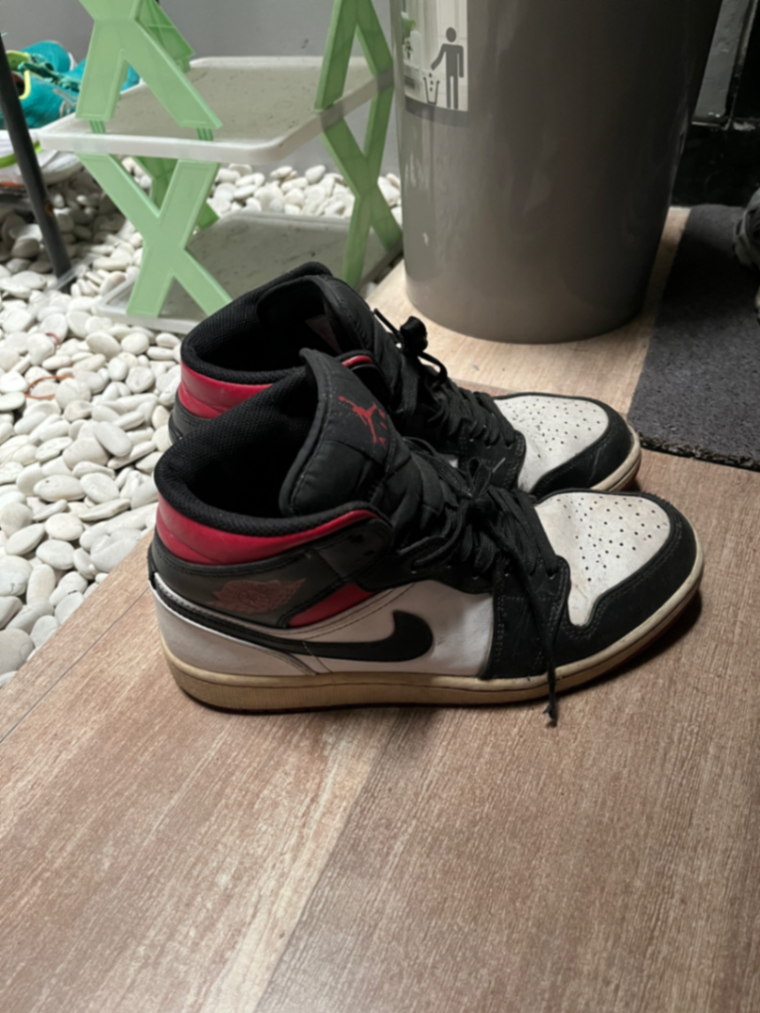 Sepatu Air Jordan 1
