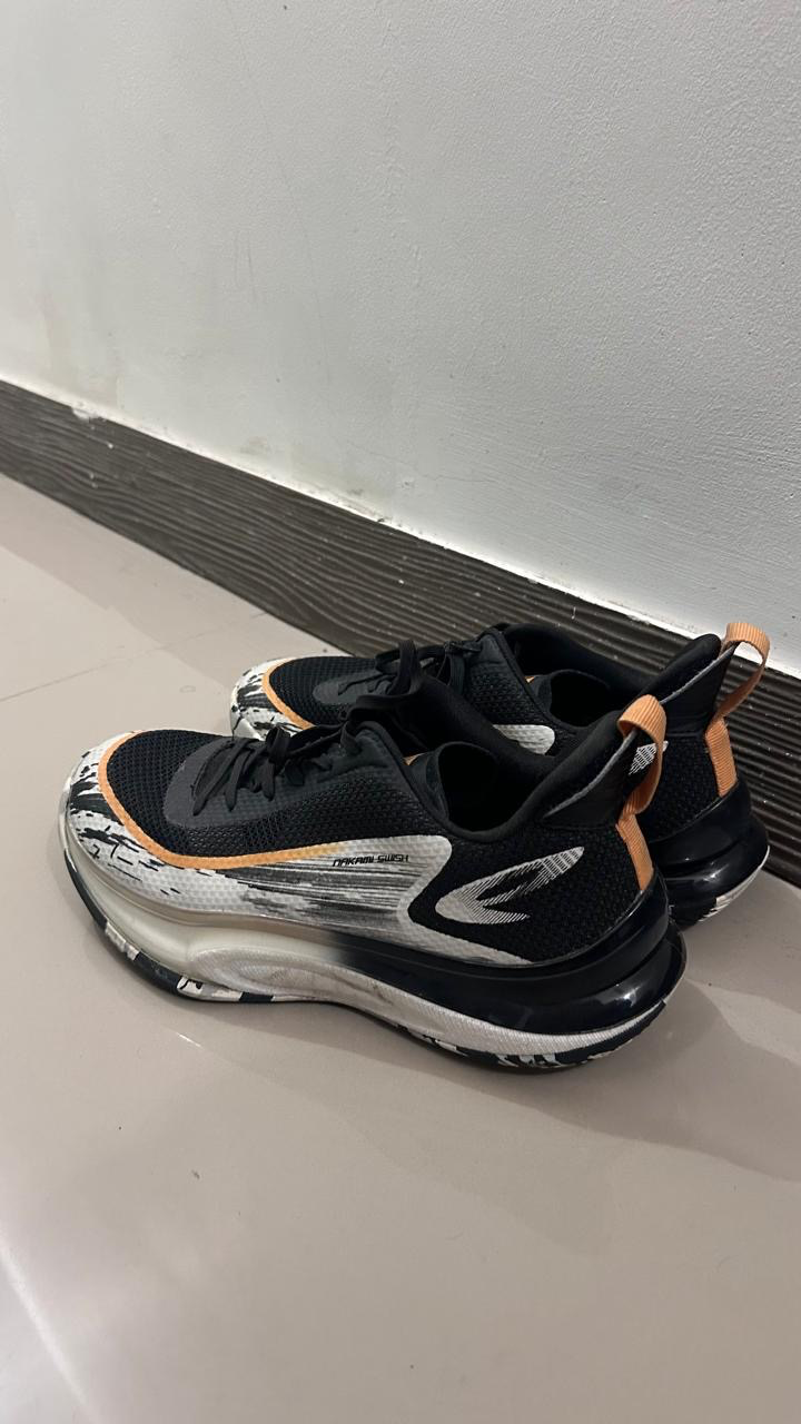 Sepatu 910 Nakami Swish size 42
