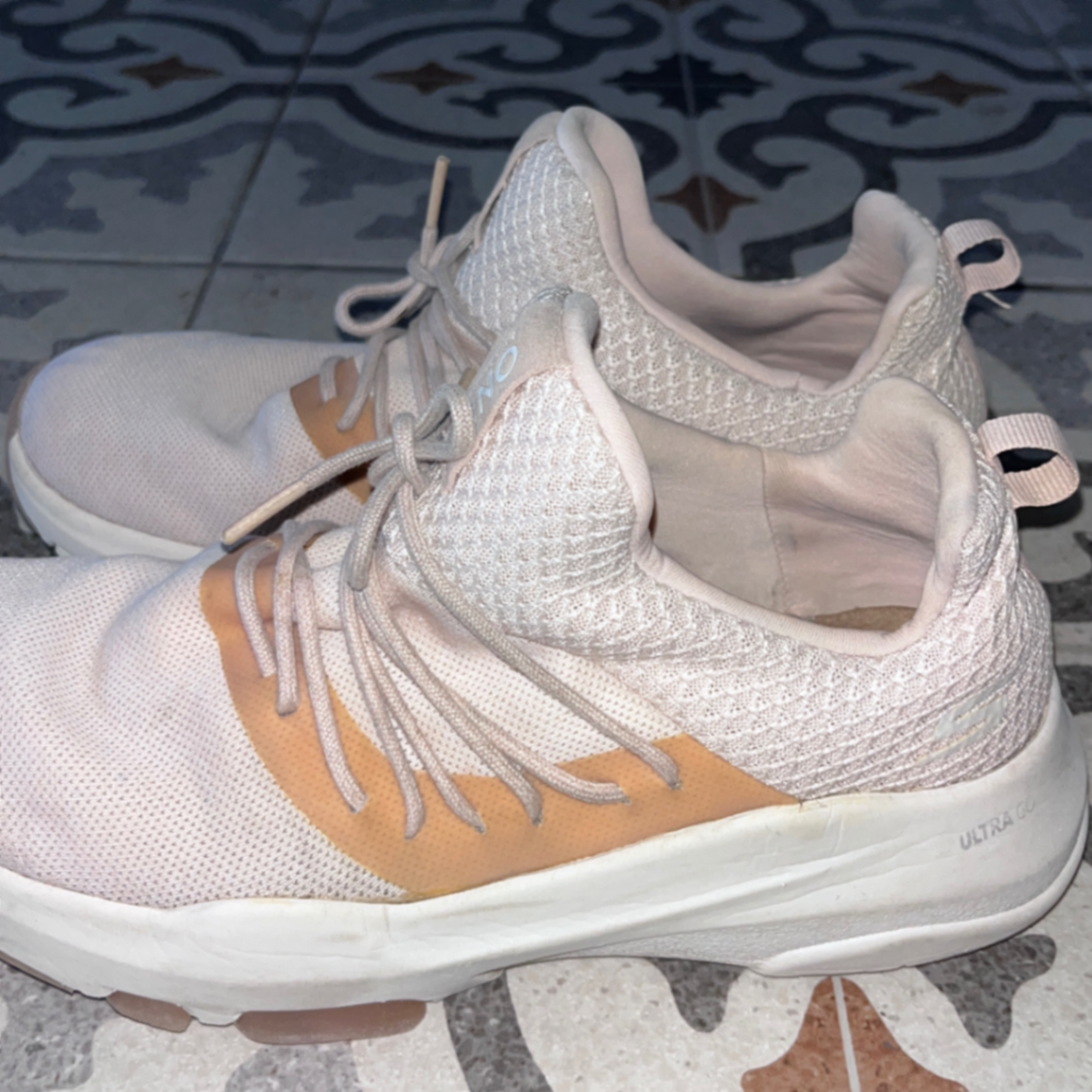 Skechers Women’s One Element Ultra (NO BOX)