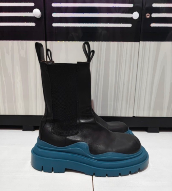 BOTTEGA VENETA Black Leather Mid Calf Tire Boots Size 43 NO BOX 100% Original Garansi Retur Kalau Tidak Original